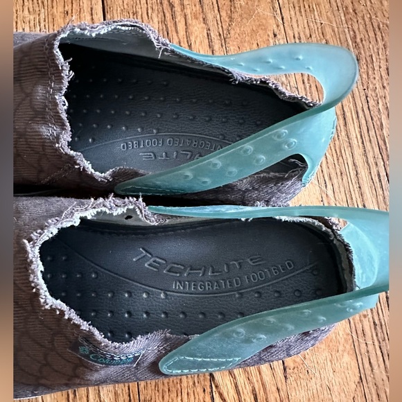 Like new Columbia Spinner amphibious mocs - Picture 7 of 7